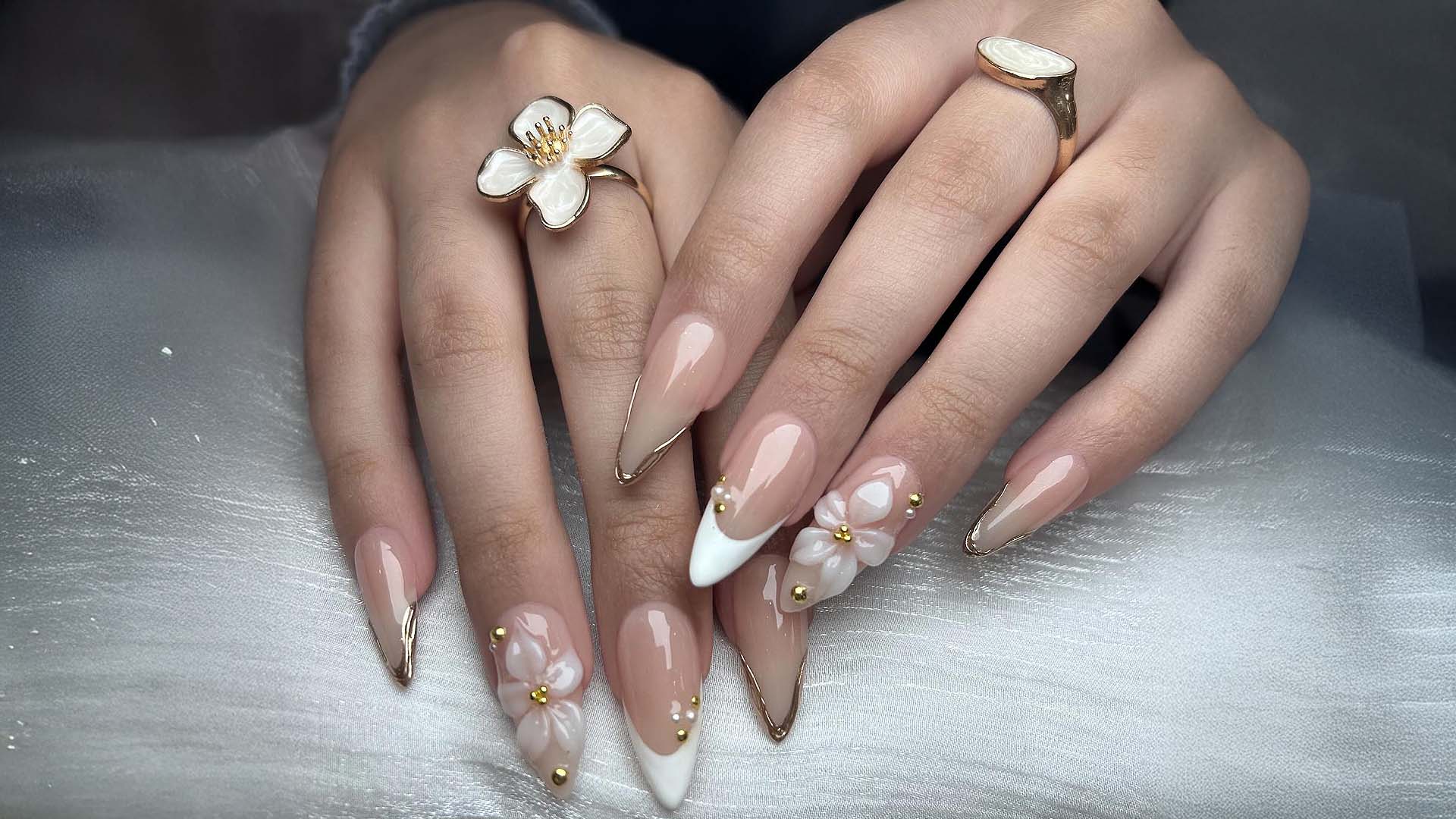 Luxury Nails Spa