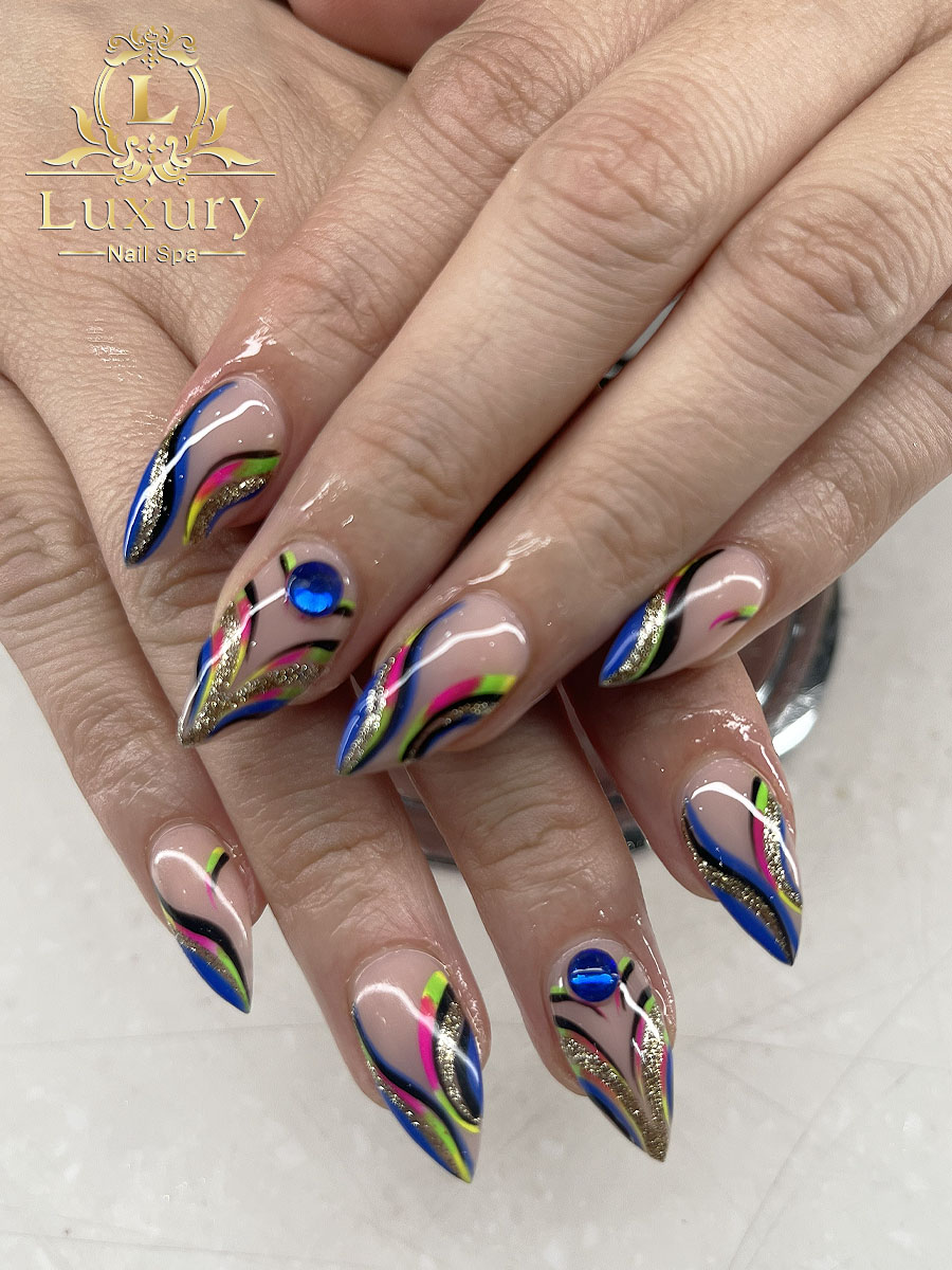Luxury Nails Spa