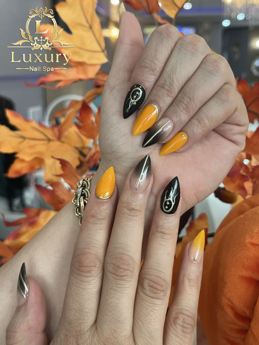 Luxury Nails Spa