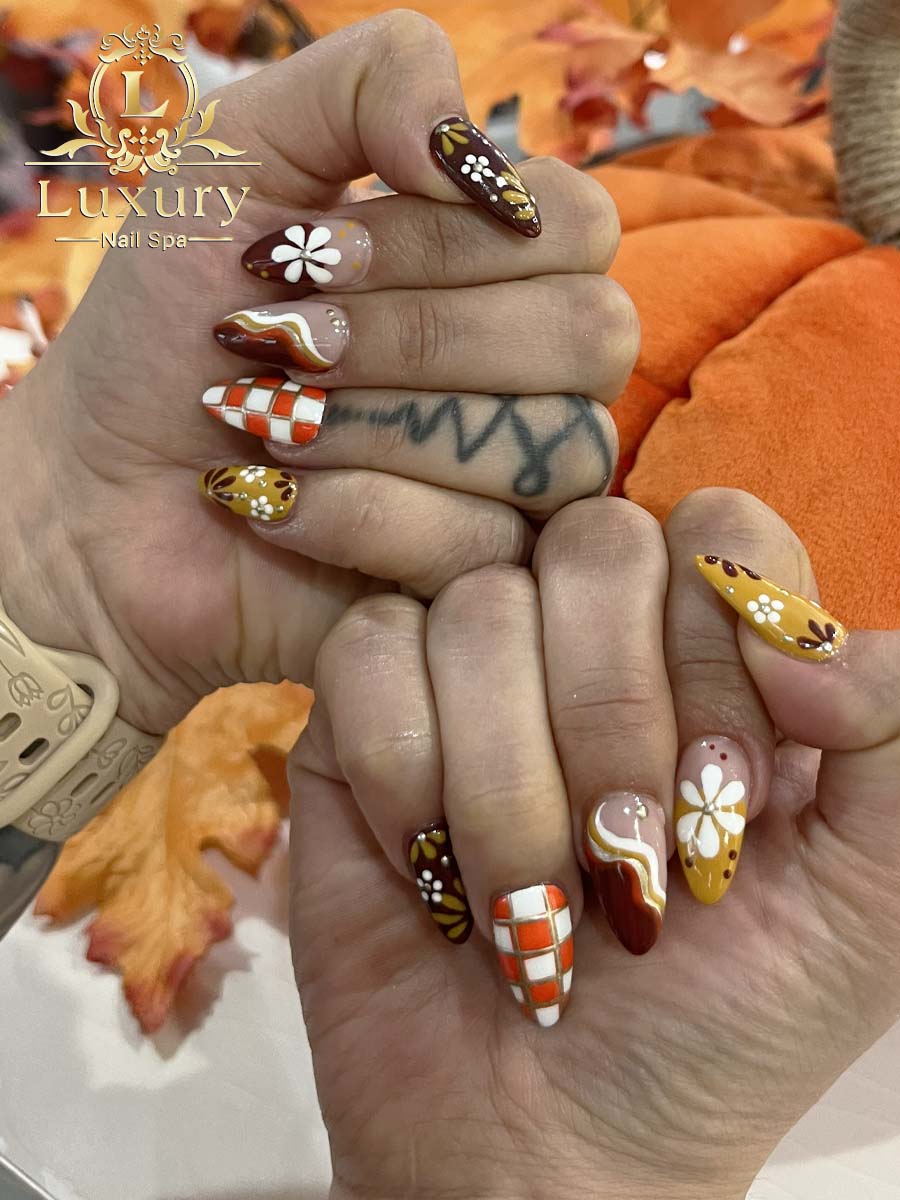 Luxury Nails Spa