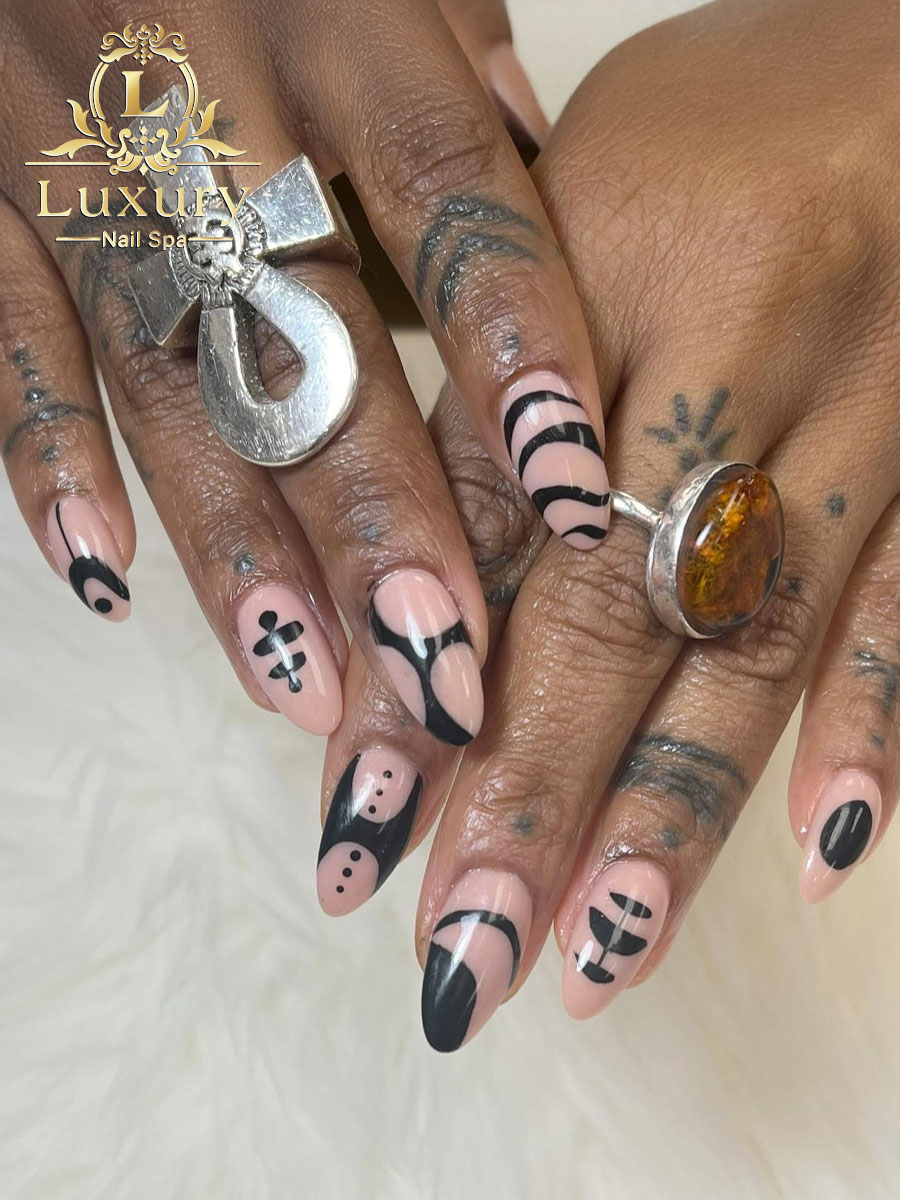 Luxury Nails Spa